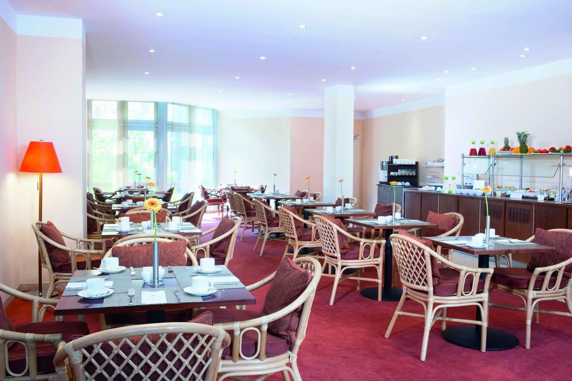 Hotel Nh Berlin Kreuzberg Exterior foto